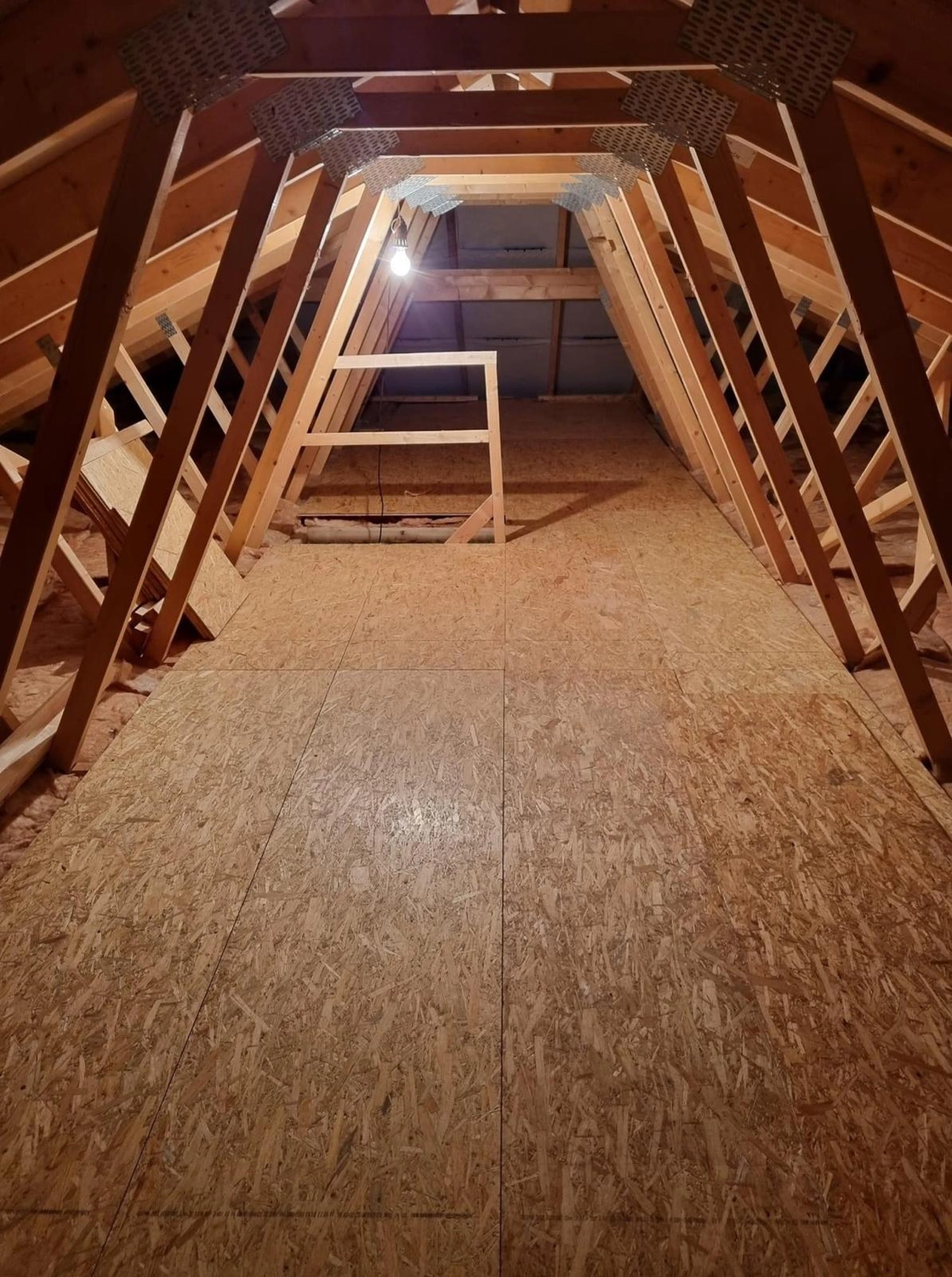 Steg- und Terrassenbau Schmaudt – Handwerk rund ums Haus – Dachboden